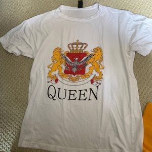 queen band tee